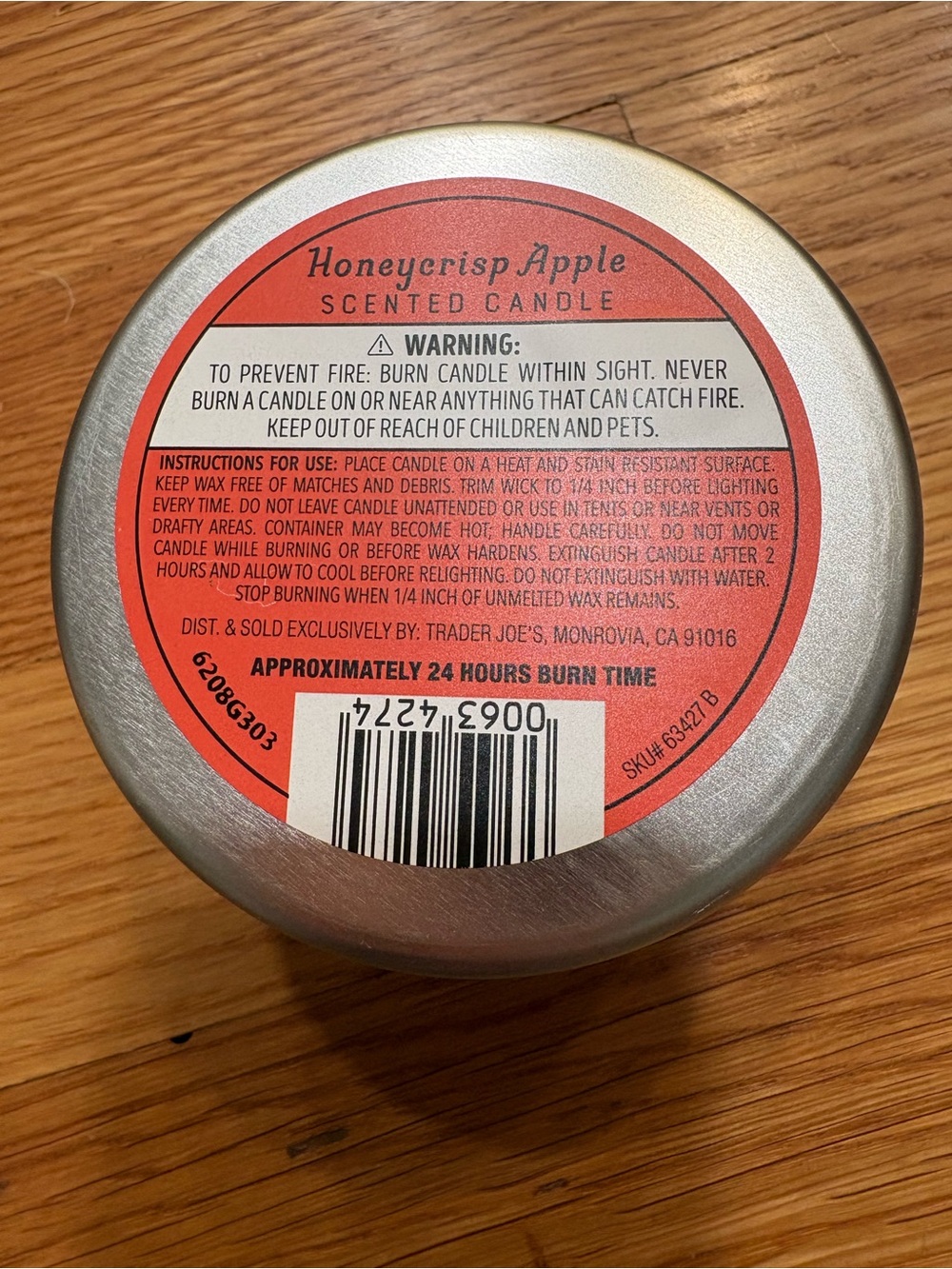 Trader Joe's Honeycrisp Apple Scented Candle - Silver Tin, Red Accent - Picture 2 of 4